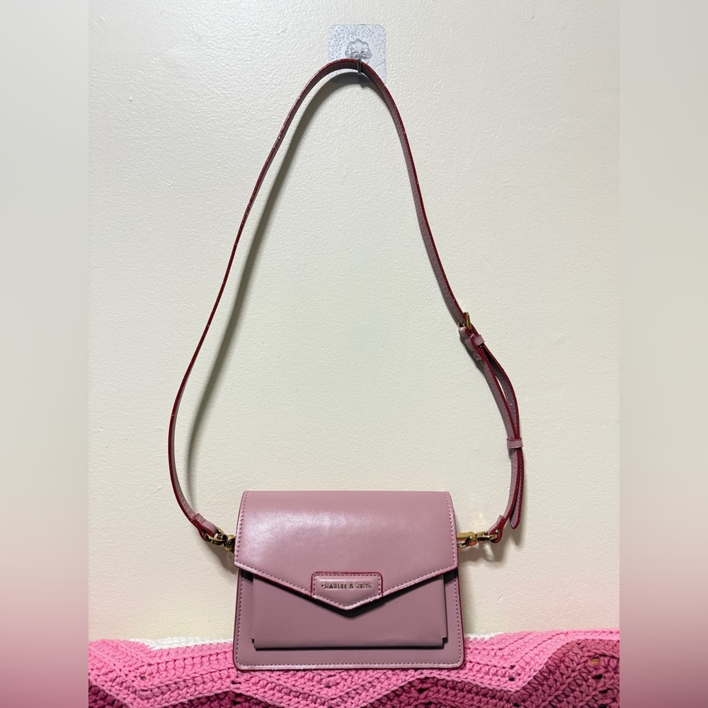 *Like New* Charles and Keith Front Flap Crossbody Messenger Bag Pink